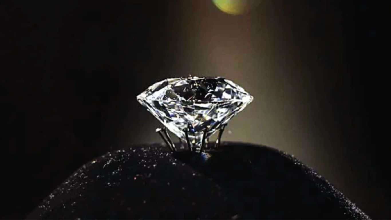 पौराणिक कथाओं में शक्तिशाली पत्थर जिन्हें सच माना जाता है - हीरा