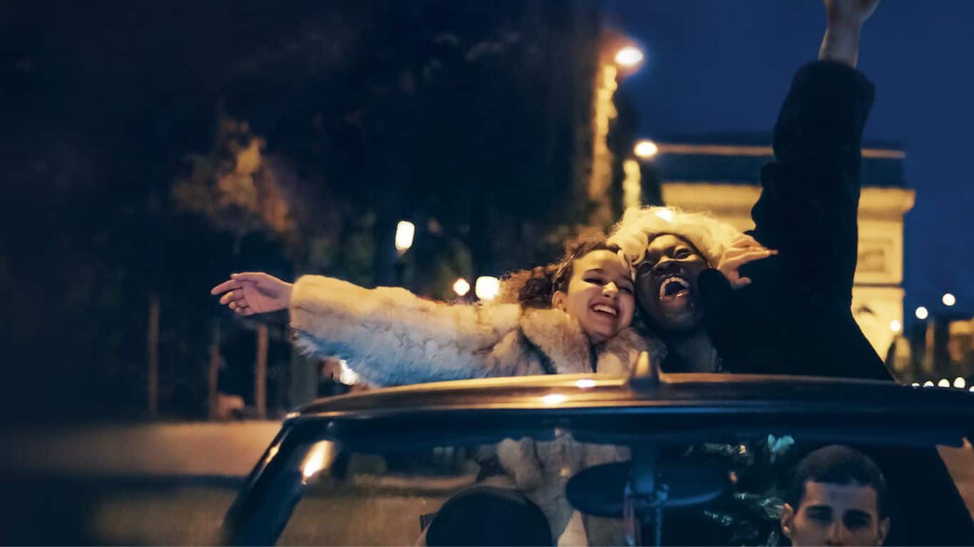 20 Must-Watch Foreign Films for Fans of World Cinema - Divines (2016)