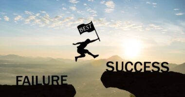 کامیابی کے لیے متبادل کی ضرورت ہوتی ہے: کامیابی حاصل کرنے کے لیے 8 کلیدی تبدیلیاں