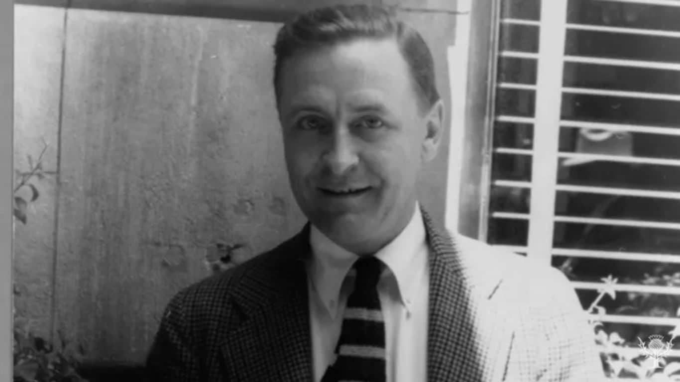 10 ایسے مصنفین کو ضرور پڑھیں جن کا نام S - Scott Fitzgerald سے شروع ہوتا ہے۔